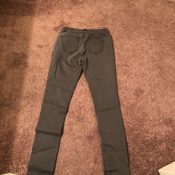 Two pairs of jeans - Picture 6 of 6